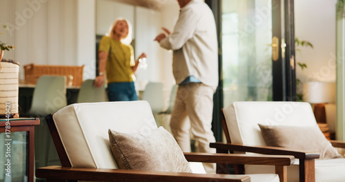 Foto Sofa, conflict and senior couple with argument in home for marriage separation, dispute and divorce