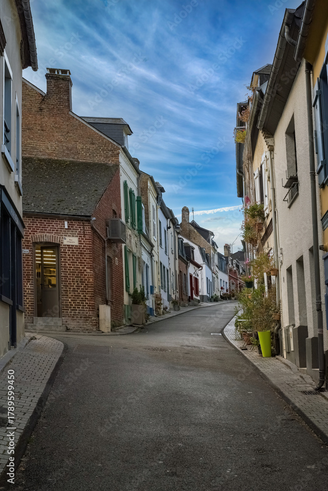 Obraz premium Saint-Valery-sur-Somme, typical houses