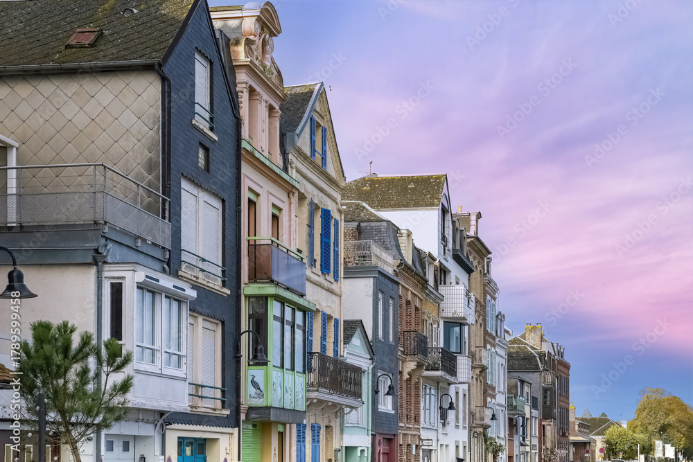 Fototapeta premium Saint-Valery-sur-Somme, typical houses