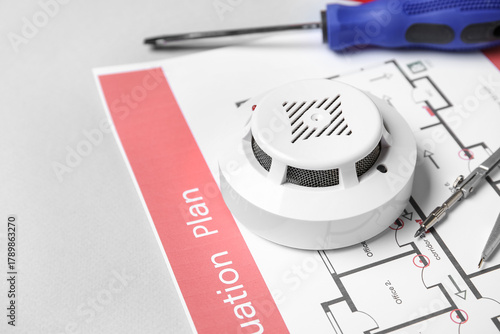 Modern smoke detector with ...