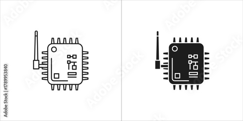 Wireless microchip with antenna