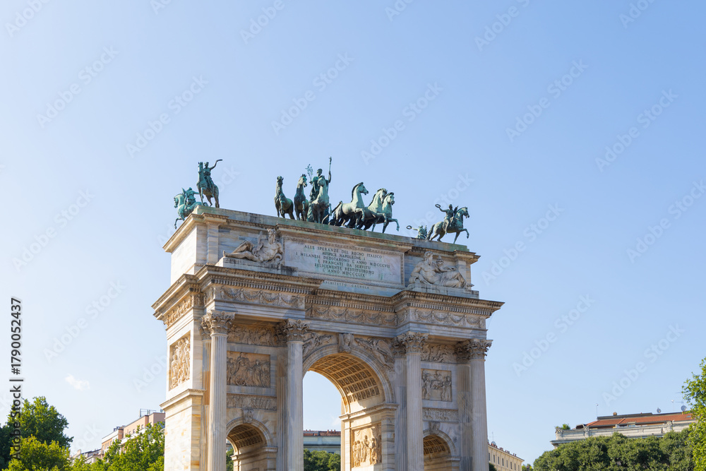Obraz premium Triumphal Arch in the European City