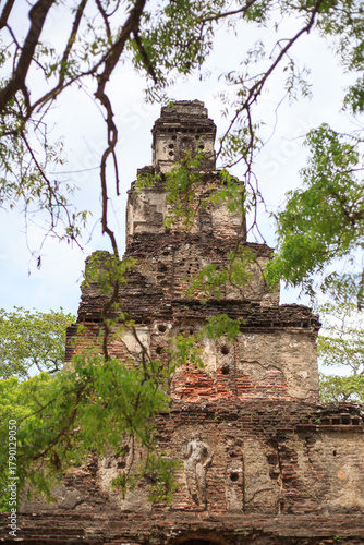 This tall temple is located within the Polonnaruwa ancient City in Sri Lanka, it is popular with tourists and is a UNESCO world heritage site.