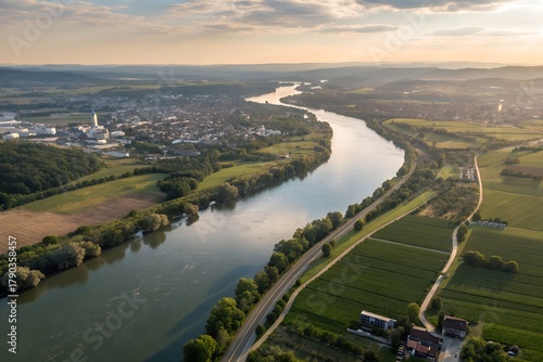 Suizhou city view shows river and buildings.