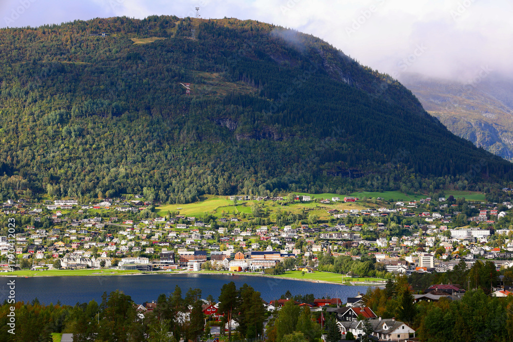 Obraz premium Vossevangen Town and Vangsvatnet Lake in Vestland, Norway
