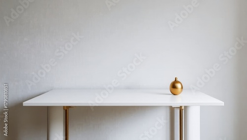 Fototapeta Naklejka Na Ścianę i Meble -  Table with a vase on it