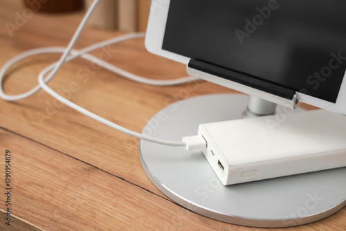 Tablet computer charging fr...