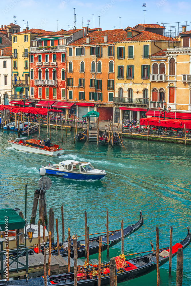 Fototapeta premium Venice, Italy overlooking Gondolas in the Grand Canal 1068