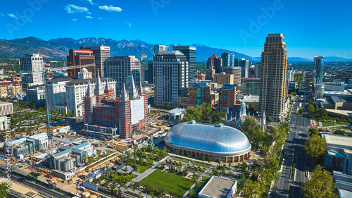 Quadro su tela Aerial Salt Lake City Tabernacle Downtown Skyline With Wasatch Mountains