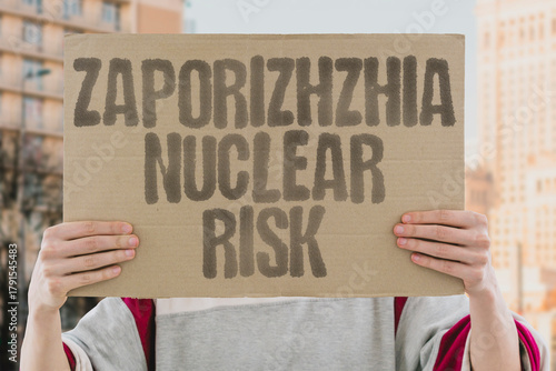 Schilderij op canvas "Zaporizhzhia Nuclear Risk" Plant occupation endangers region
