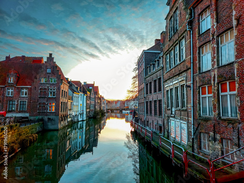 Fototapeta Naklejka Na Ścianę i Meble -  Brugge Canal in Belgium