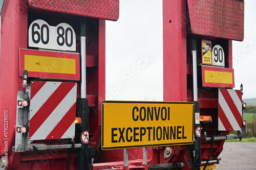 Camion convoi exceptionnel