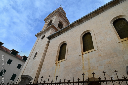 Église de la Sainte-Croix dans la quartier de Varos à Split