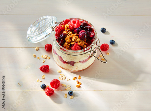 Heidelbeergruetze mit crunchigen Haferfocken, Dessert