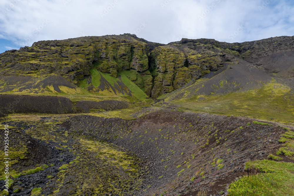 Naklejka premium Raudfeldsgja gorge in mountains in Iceland