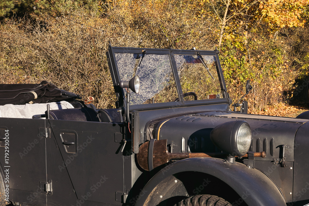 Obraz premium Military Vehicle Russia Old Classic Oldtimer Wehrmacht Germany Car Details WWII Vintage Headlight Army Jeep Transportation Transport Off-road Bucket Truck