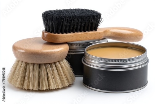 Shoe care kit with brushes and polish (2)
