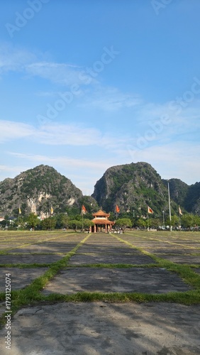 road to the mountain