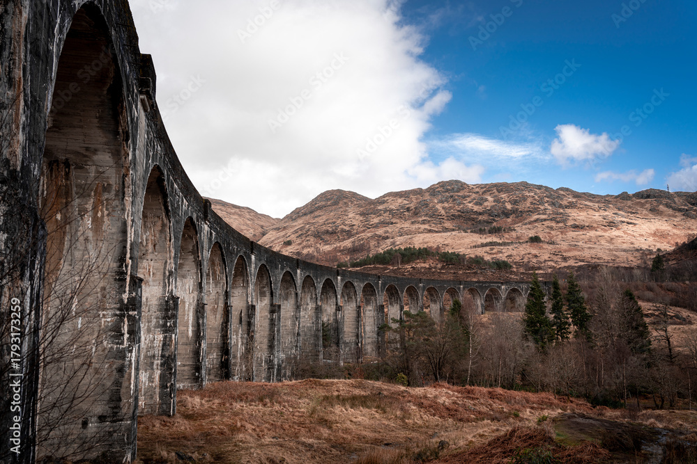 Fototapeta premium View of glenfiddich viaduct harry potter bridge