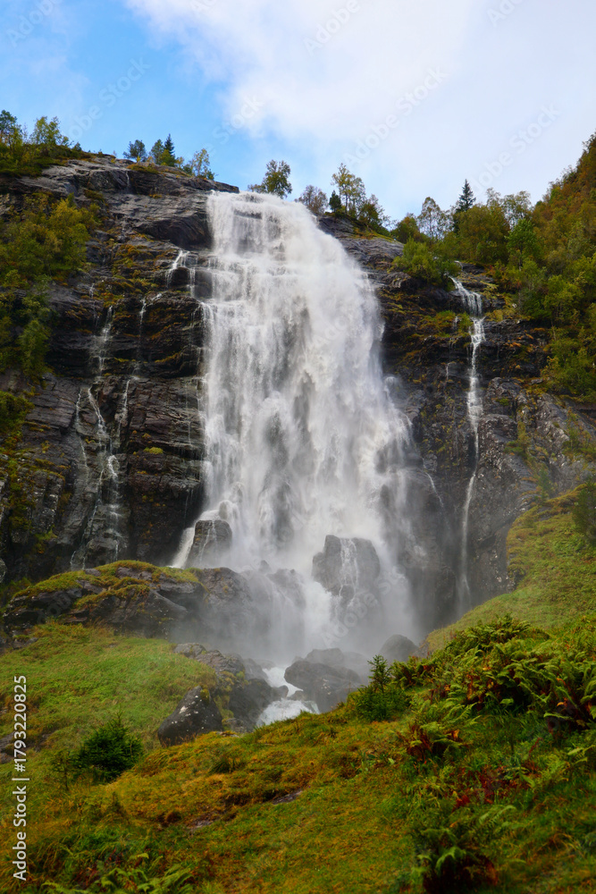 Obraz premium Espeland Falls Waterfall in Voss, Vestland County, Norway