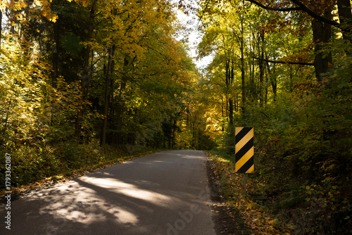 Fototapeta Naklejka Na Ścianę i Meble -  Natura, las, góry, drzewa, krajobraz, jesienią, drzew, skały, Polska, Krajobraz, Jesień, Dolny śląsk, 