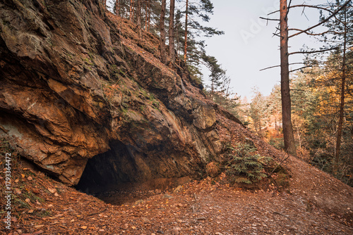 Fototapeta Naklejka Na Ścianę i Meble -  Natura, las, góry, drzewa, krajobraz, jesienią, drzew, skały, Polska, Krajobraz, Jesień, Dolny śląsk, 