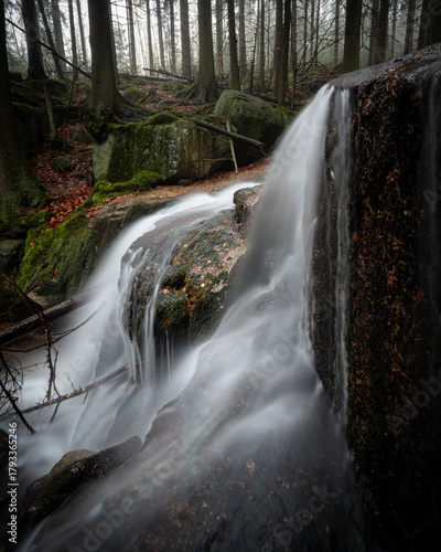 Fototapeta Naklejka Na Ścianę i Meble -  Natura, las, góry, drzewa, krajobraz, jesienią, drzew, skały, Polska, Krajobraz, Jesień, Dolny śląsk, 