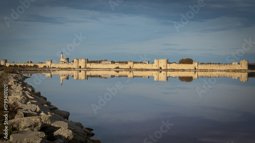Aiguemortes et les salins