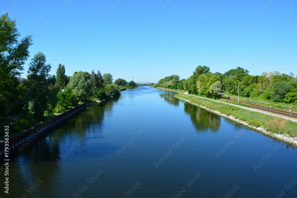 Obraz premium Kanal, Fluss, Ufer, Himmel, Frühling