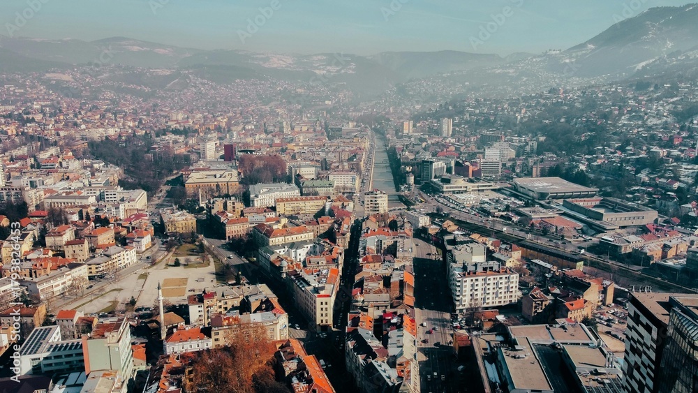 Obraz premium Urban Valley Symphony: History Meets Nature