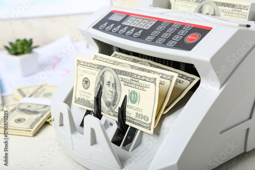 Modern cash counting machin...