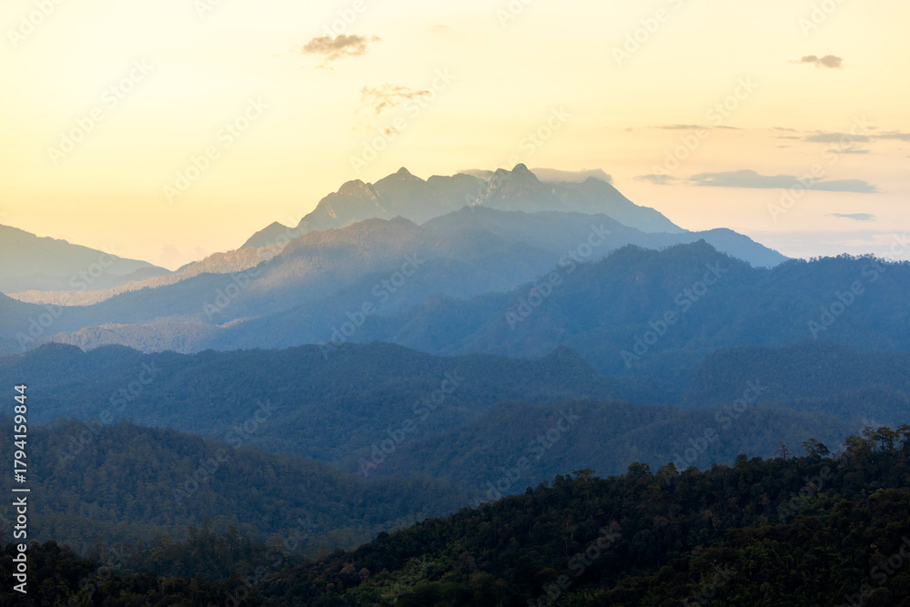 Fototapeta premium Doi Luang Chiang Dao Chiang Mai Thailand. beautiful sun rise