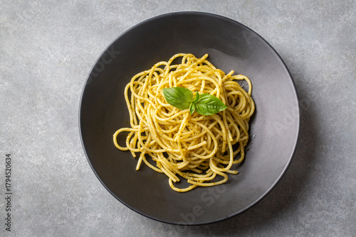 Spaghetti with pesto sauce ...