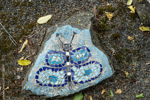 kunst mosaik stein schmetteling