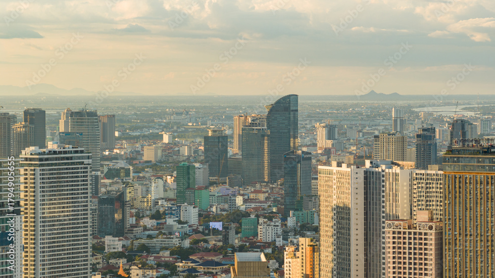 Obraz premium Cityscape view of the capital city skyline of Phnom Penh, Cambodia located in South East Asia
