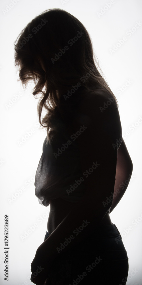 Fototapeta premium körper, frau, silhouette, leitbild, brust, schönheit, schwangerschaft, bauch, person, black, haar, gestalten, profil, back, dark, mama, abspecken, leute, abbildung, schatten, kunst, atelier, sinnlich