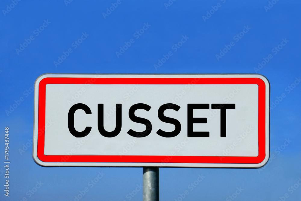 Obraz premium Ortsschild Cusset