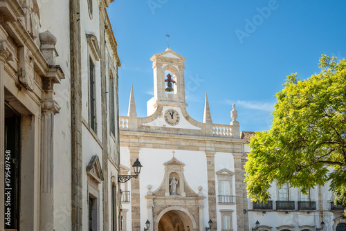 Arco da Vila, the historic gateway in Faro, Algarve, Portugal