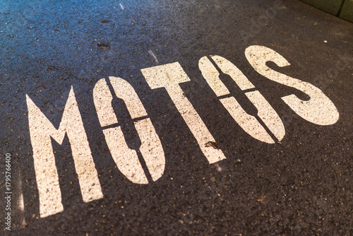 PARADA MOTOS SEÑAL MOTOS