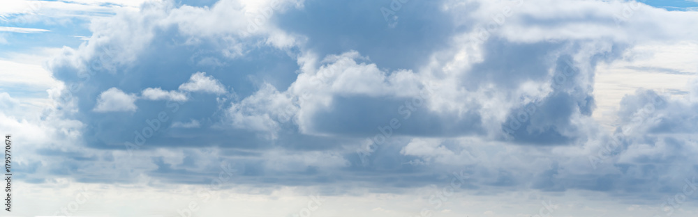 Fototapeta premium Beautiful sky with cloudscape