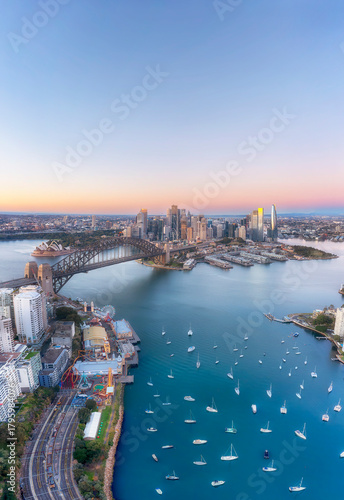 d Sydney Lavender bay vert close pan