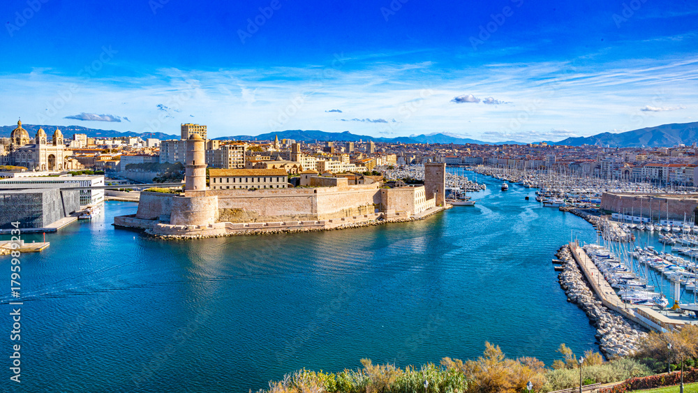 Fototapeta premium Old Harbour of Marseille provence france