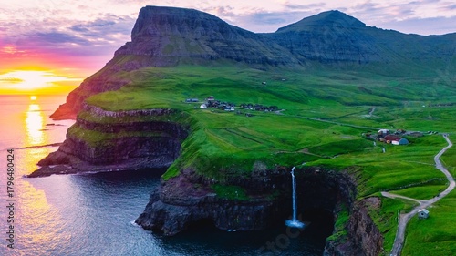 Fotografía Gasadalur waterfal Atlantic Ocean Mulafossur and Gasadalur village Faroe Islands
