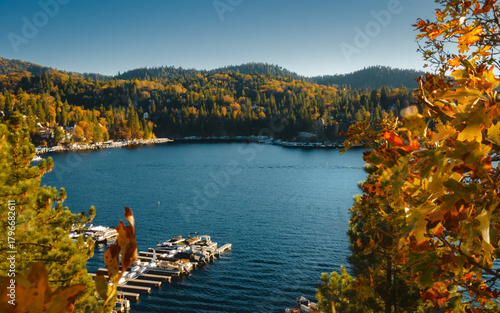 Obraz na plátně lake arrowhead in Fall, blue tone
