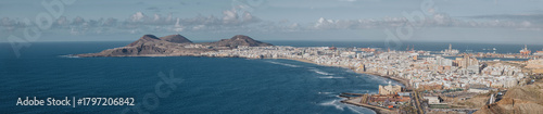 Ausblick von Süden auf die Stadt Las Palmas, Gran Canaria, Kanarische Inseln