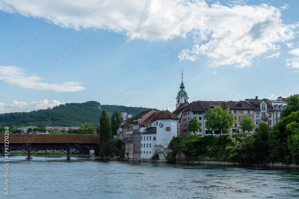 Fototapeta premium Vue panoramique d’Olten et de la rivière Aar