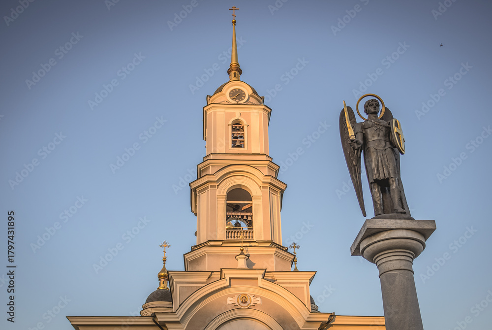 Obraz premium Cathedral of the Savior Transfiguration in Donetsk during Russo-Ukrainian War in Donbas regionn, Ukraine
