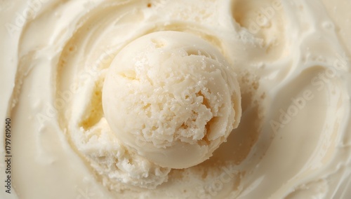 Vanilla ice cream scoop, sm...