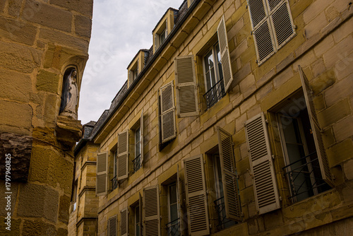 Fototapeta Naklejka Na Ścianę i Meble -  Dans les rues de Brive la Gaillarde en France