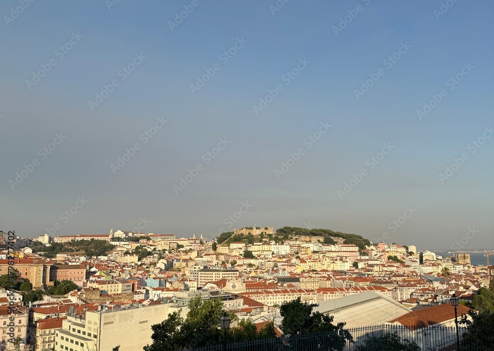 Obraz premium Sweeping view of Lisbon, Portugal